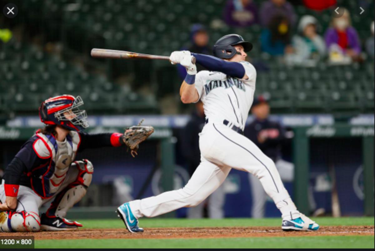 Jarred Kelenic wears custom cleats for MLB debut