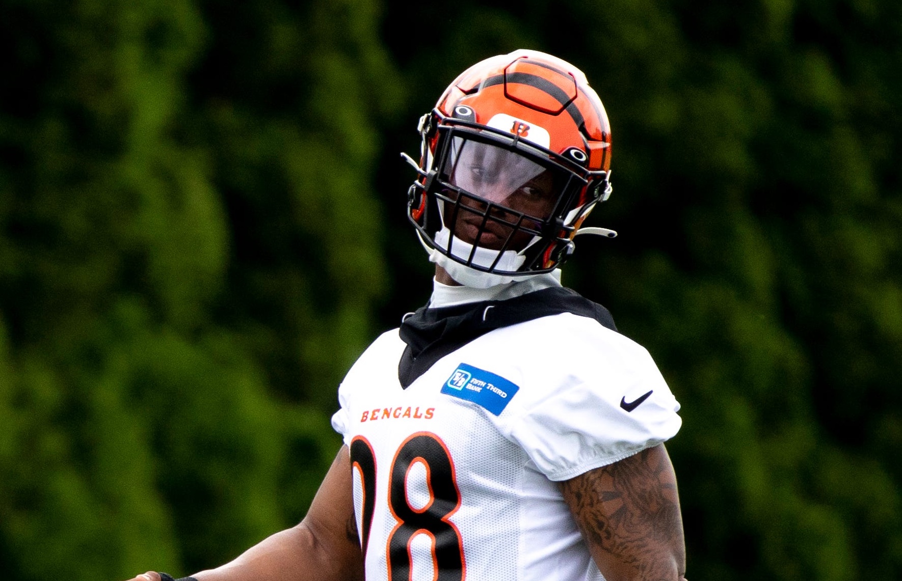 Bengals: Joe Mixon, Ja'Marr Chase team up for youth football camp