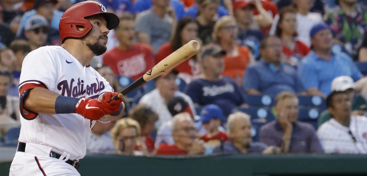 Schwarber hits 2 HRs; Phils split with Nats to lead Brewers – KXAN