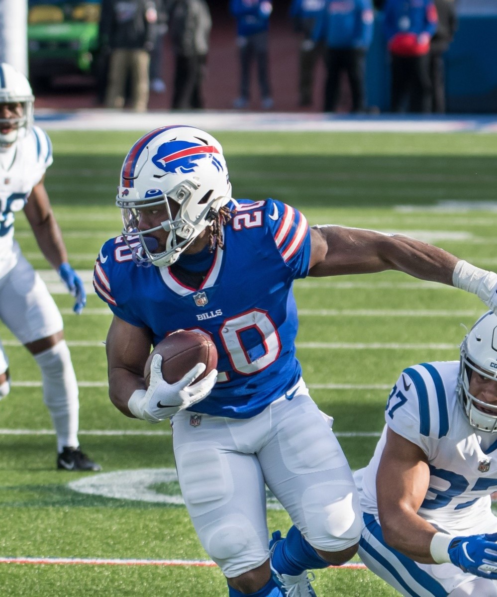 Bills RB Zack Moss Spins, Powers Through Defenders For Touchdown