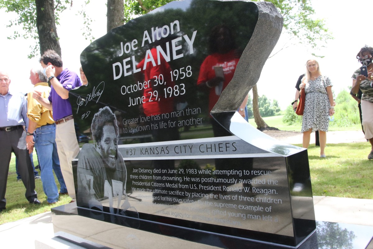 Remembering Kansas City Chiefs RB Joe Delaney 40 years after his death