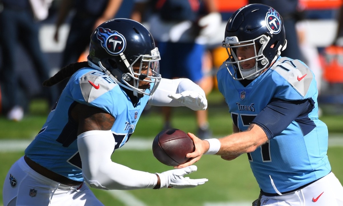 DeShone Kizer Goes It Alone to Learn Tennessee Titans' Offense - Sports  Illustrated Tennessee Titans News, Analysis and More