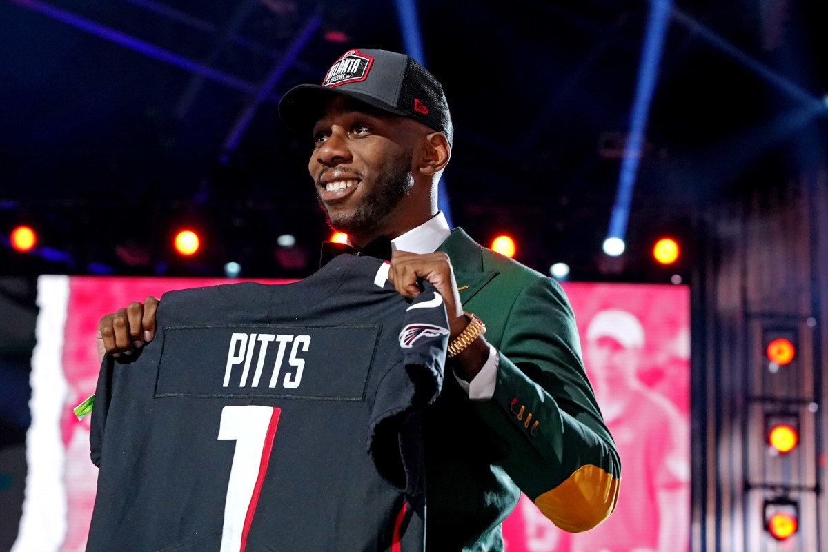 Atlanta Falcons Camp: Rookie Kyle Pitts Reveals 'Welcome to the NFL