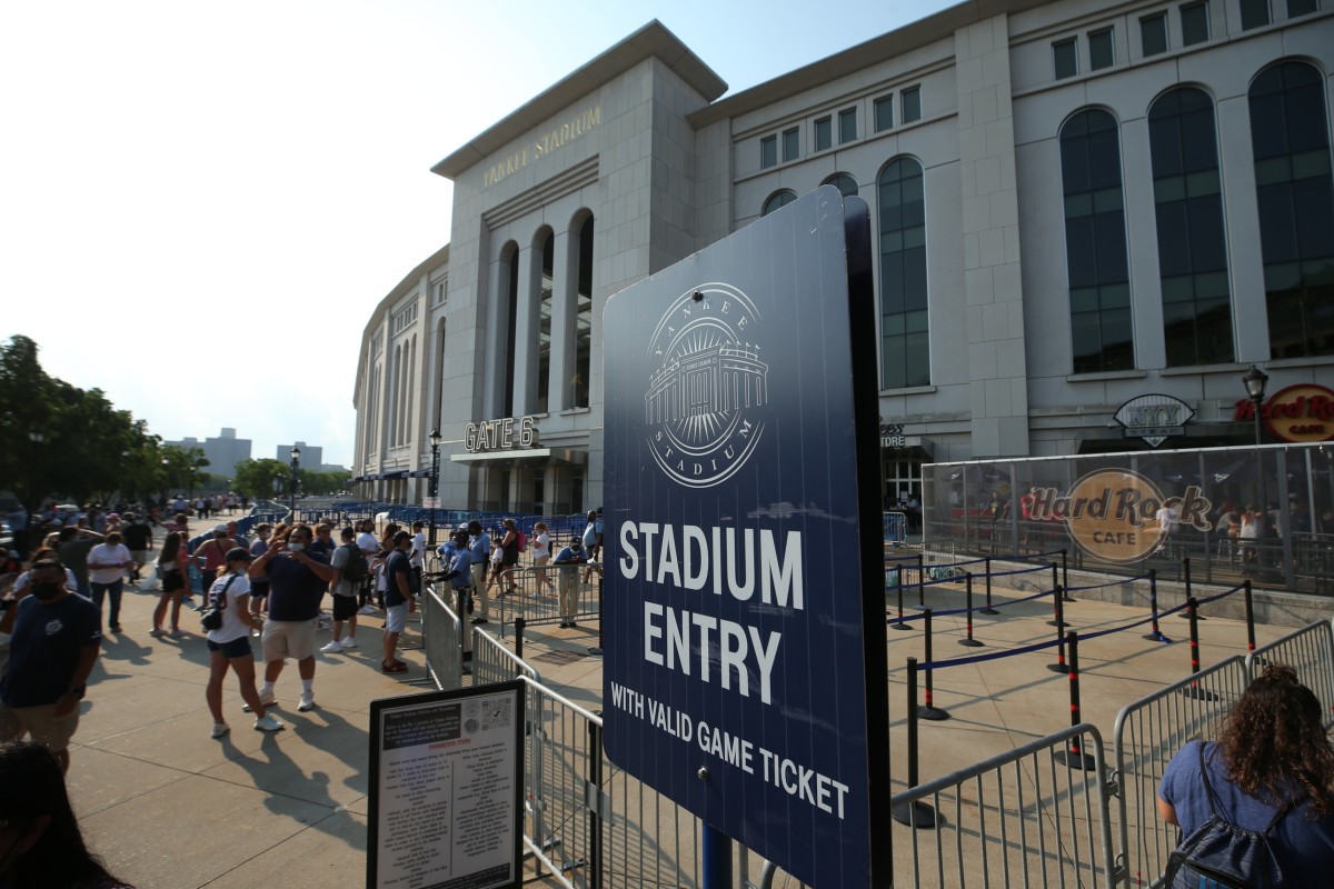 Yankees Fans Outside Yankees Stadium Bronx - Sports Illustrated