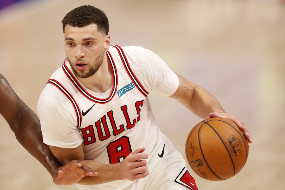 Игрок это. Zach LAVINE Chicago bulls. Брэдли Букер. 22 Номер баскетболист. Zach Caruso.