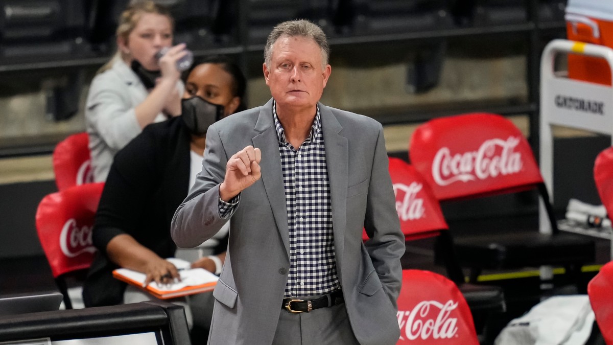 Atlanta Dream Mike Petersen steps down as interim head coach