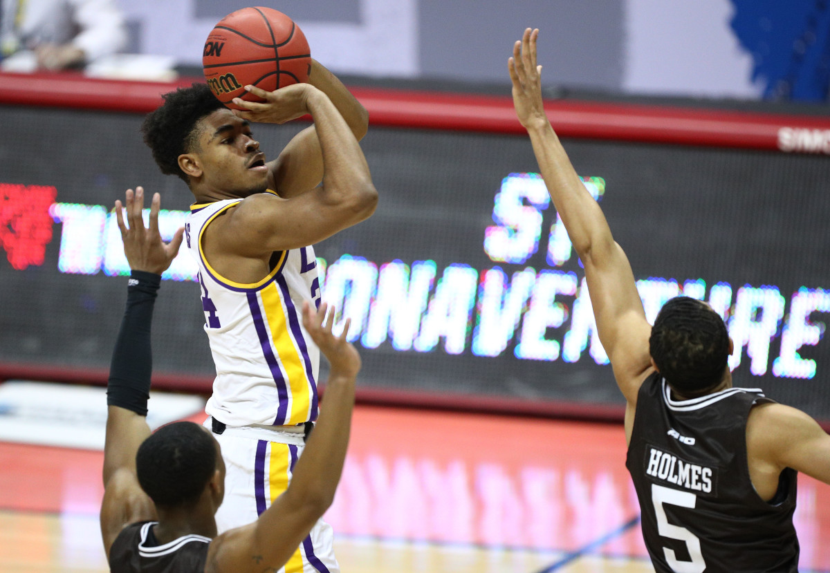 Nets draft picks: Brooklyn selects LSU G Cam Thomas with 27th pick in 2021  NBA Draft - DraftKings Network