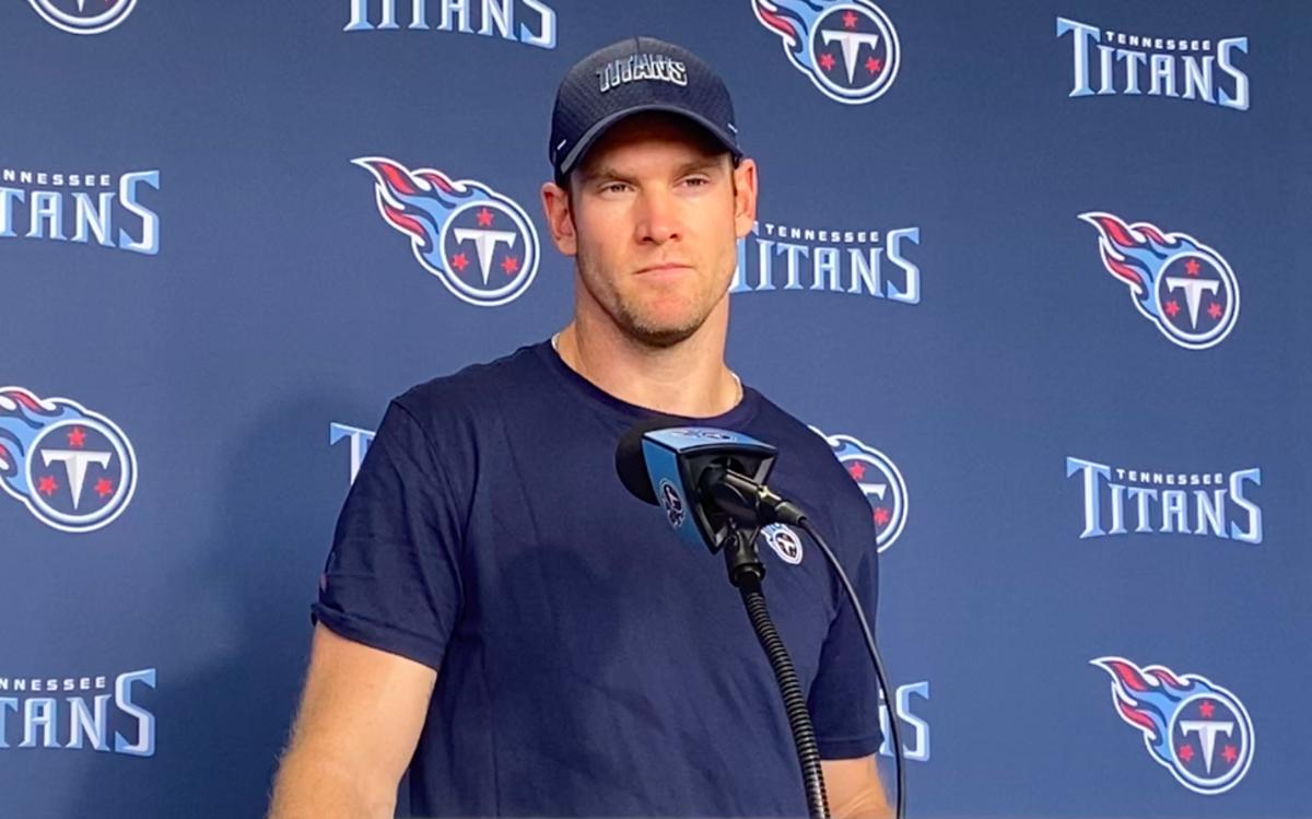 WATCH: Ryan Tannehill Runs in a 12-Yard Touchdown to Give Tennessee Titans  17-14 Lead - Sports Illustrated Tennessee Titans News, Analysis and More