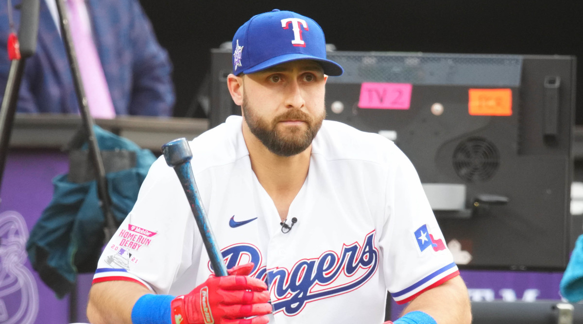 Potential Yankees trade target Joey Gallo thriving in baseball's
