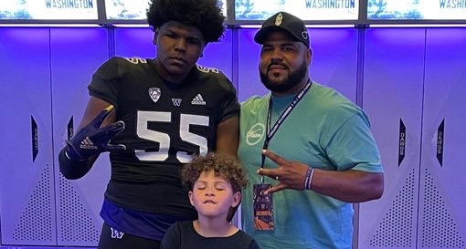 Bucs Embrace Otton, Who Has Best Day After Overcoming Tragedy - Sports  Illustrated Washington Huskies News, Analysis and More