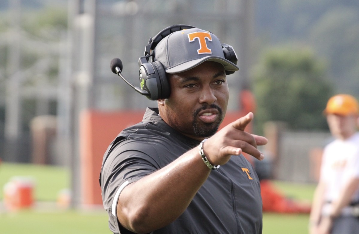 Vols' Running Backs Building Cohesion, Depth Under Jerry Mack This Fal...