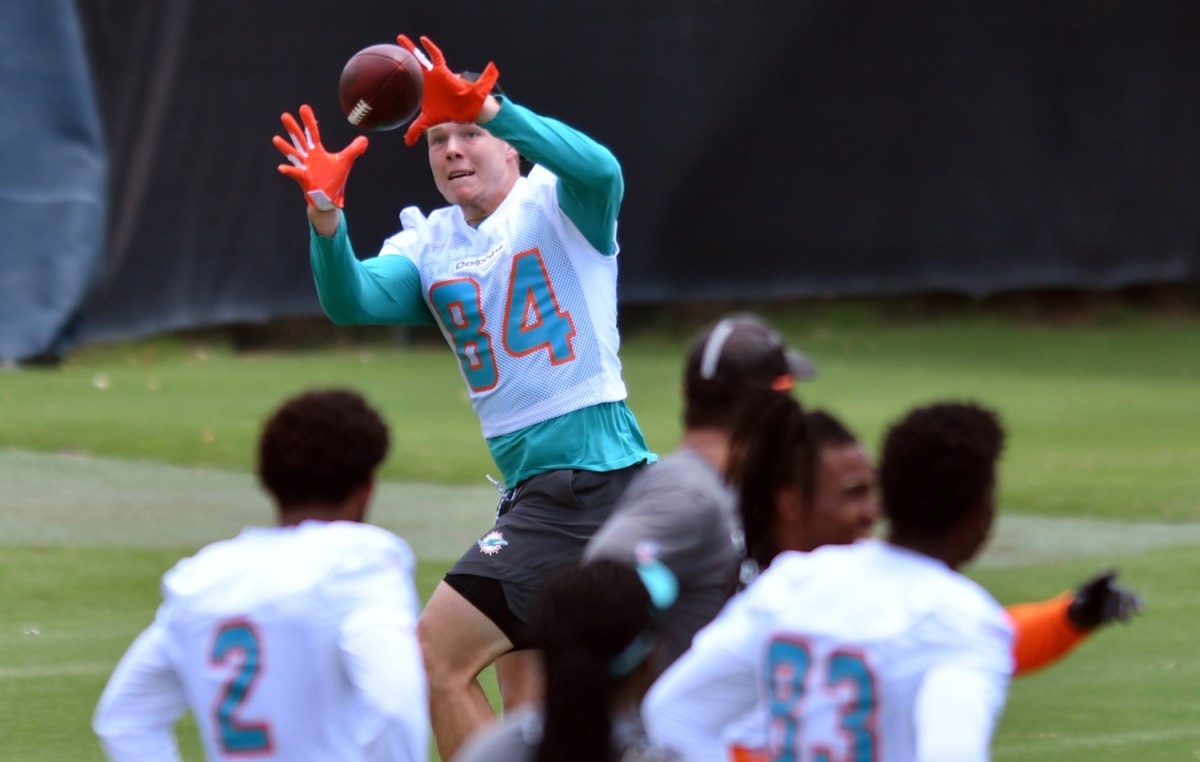 Miami Dolphins Rookie TE Hunter Long Carted Off At Practice - Sports  Illustrated Boston College Eagles News, Analysis and More