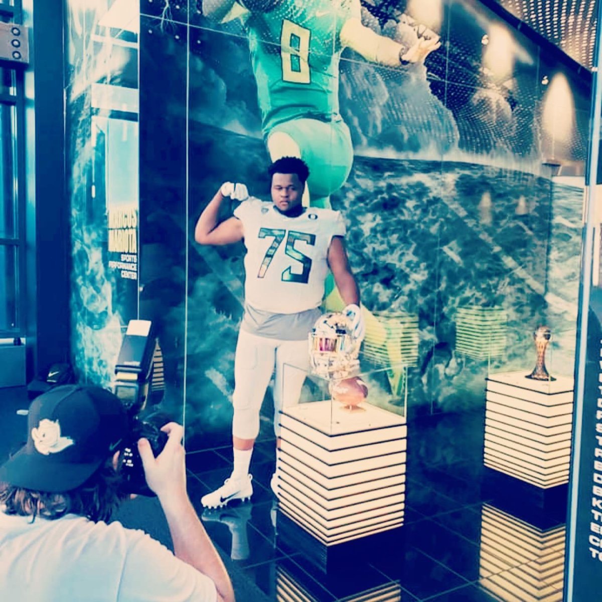 Lewis on his Oregon official visit.