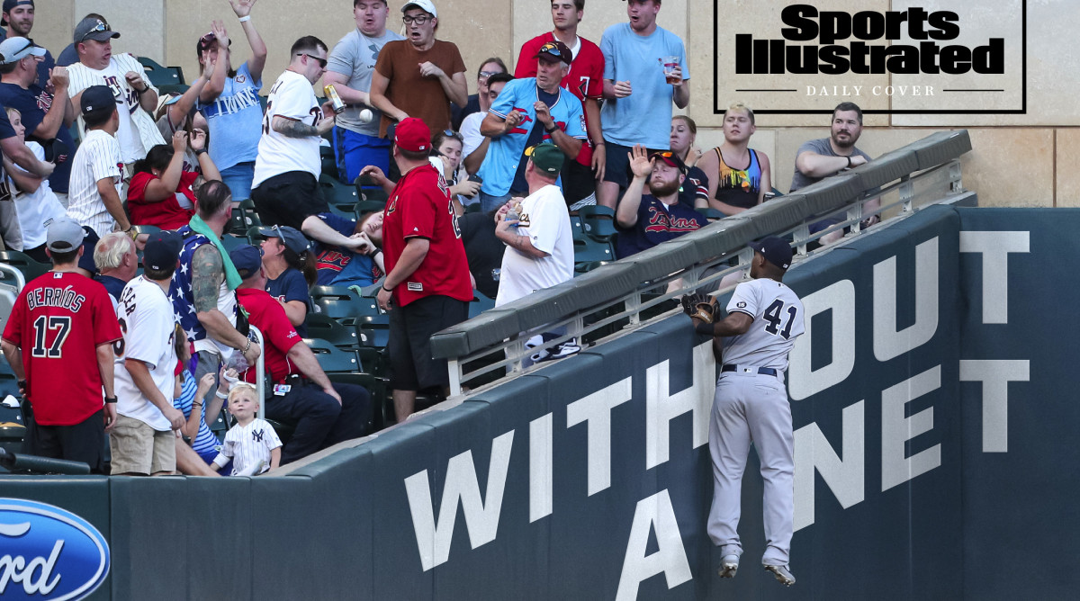 Fans brawl in stands during Chicago White Sox-Texas Rangers game