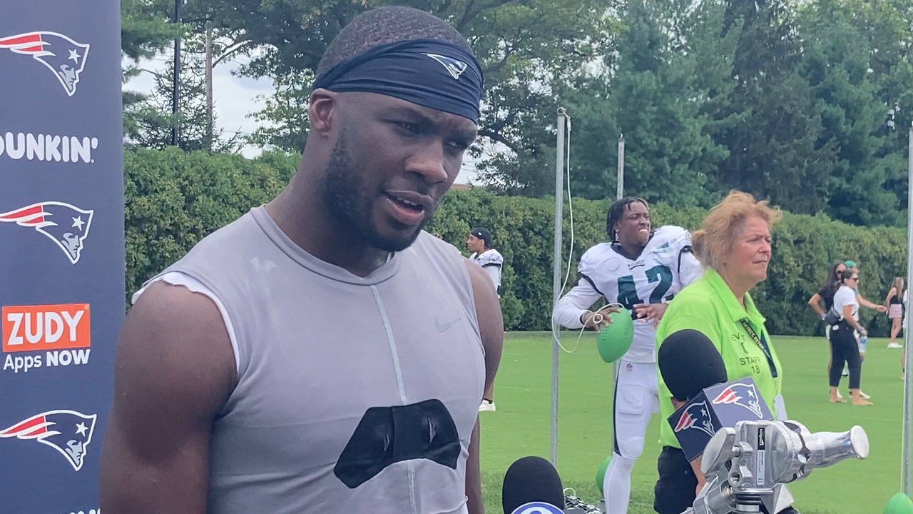 Ex-Eagles Nelson Agholor, Jalen Mills happy with Patriots, green hair