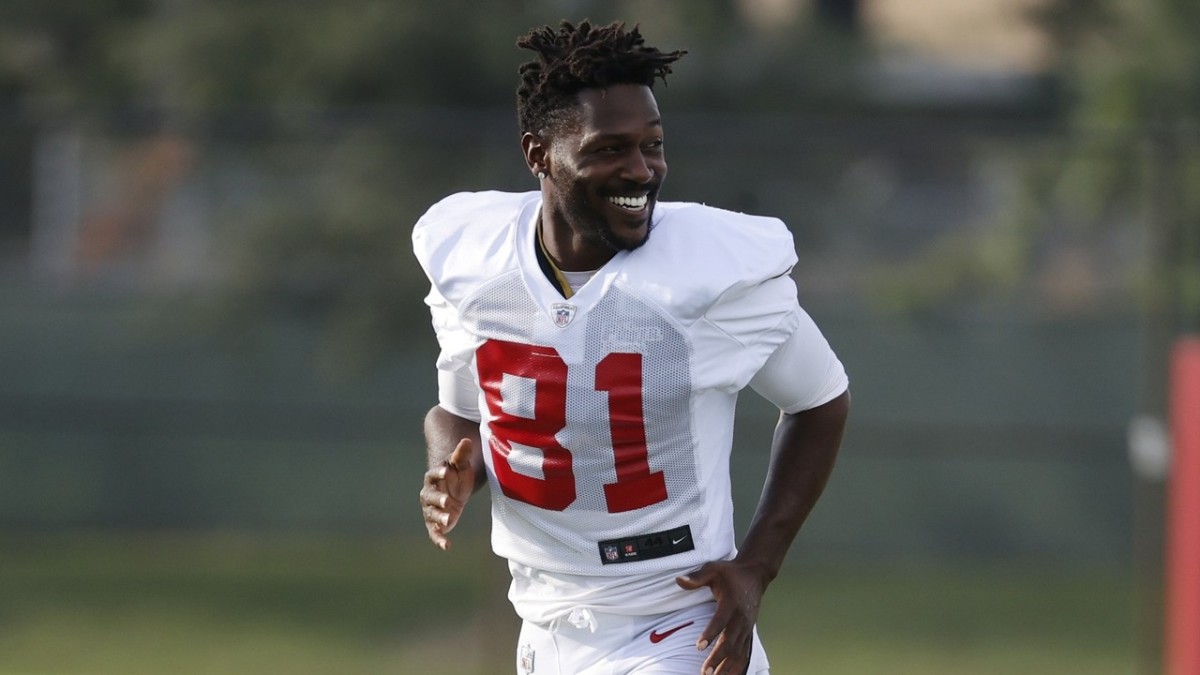 Antonio Brown kicked out of Bucs practice after fight, thrown punches