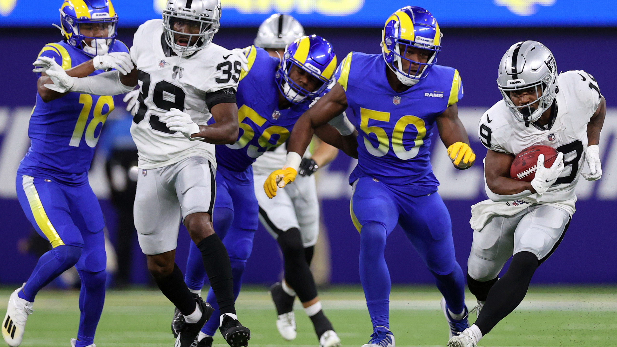 Las Vegas Raiders and LA Rams hold first joint practice before Game 2