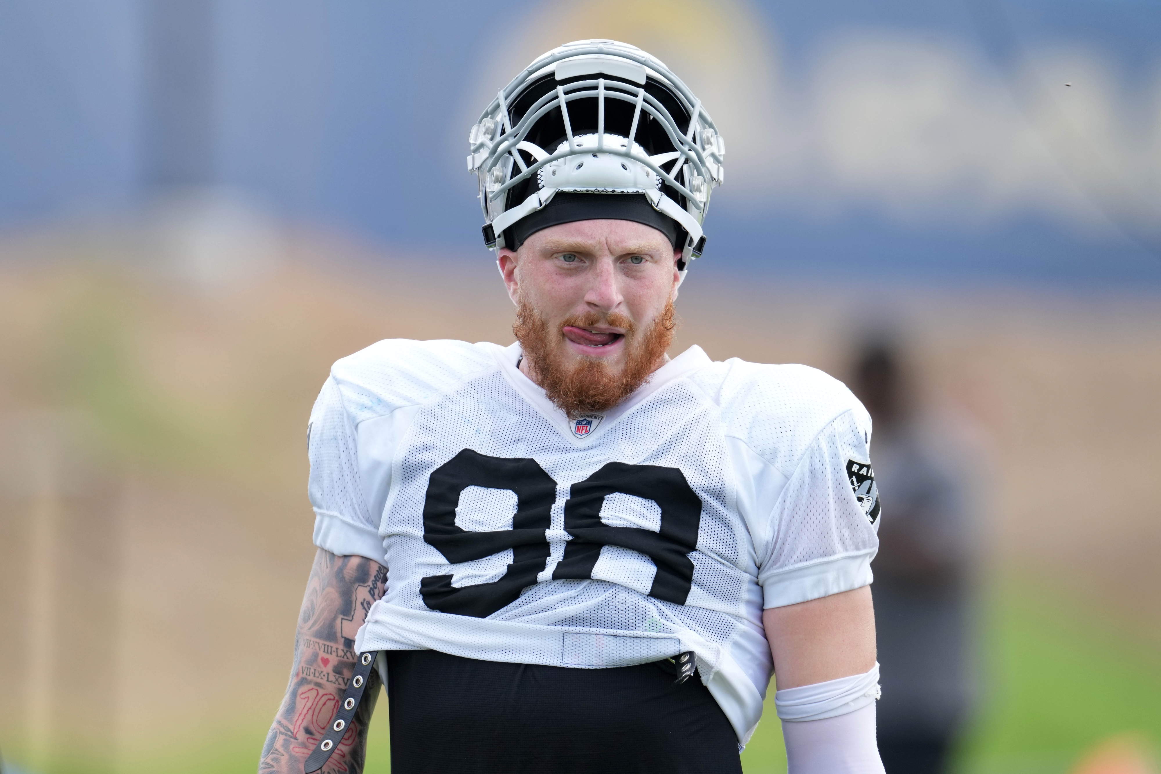 Maxx Crosby gets physical in Raiders' spirited first practice of