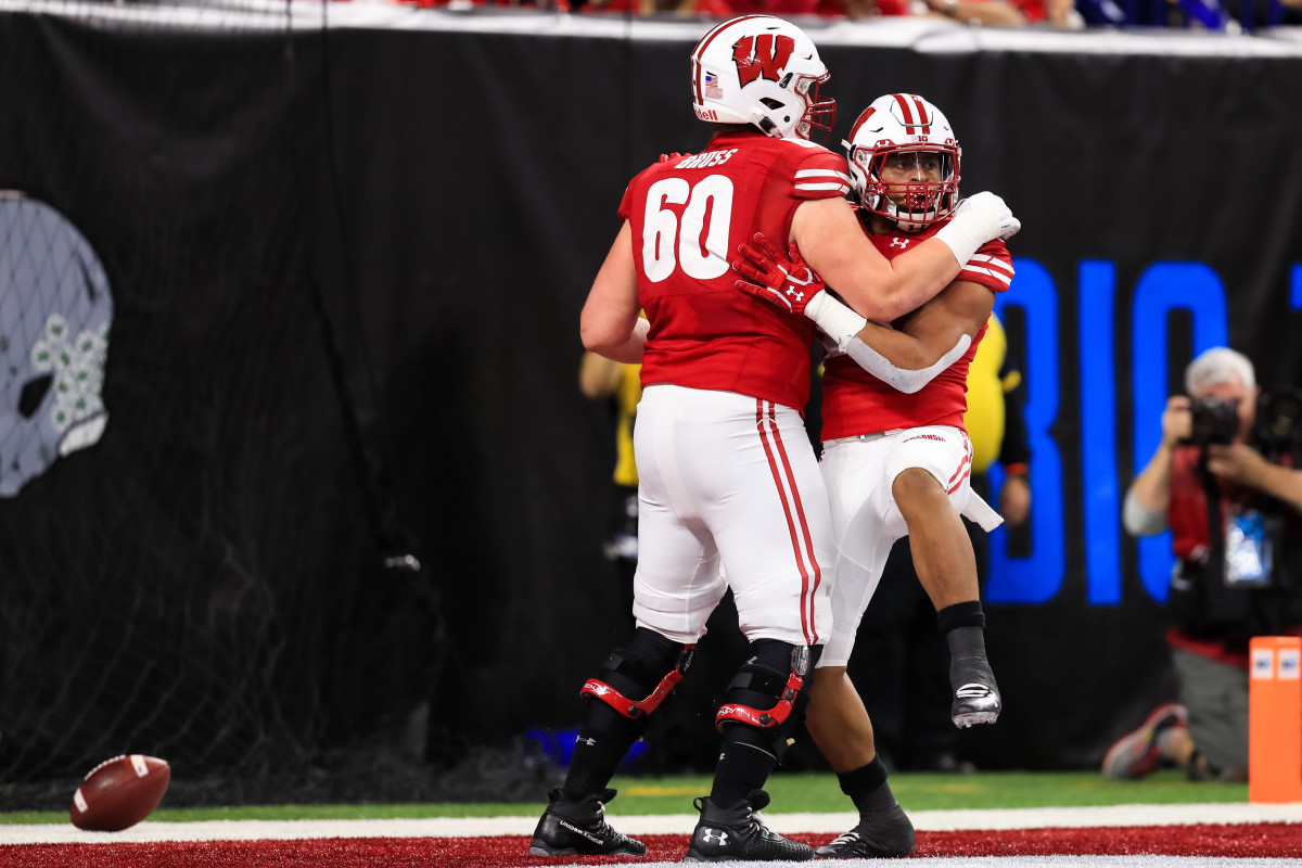 NFL Draft Profile Logan Bruss, Offensive Guard, Wisconsin Badgers