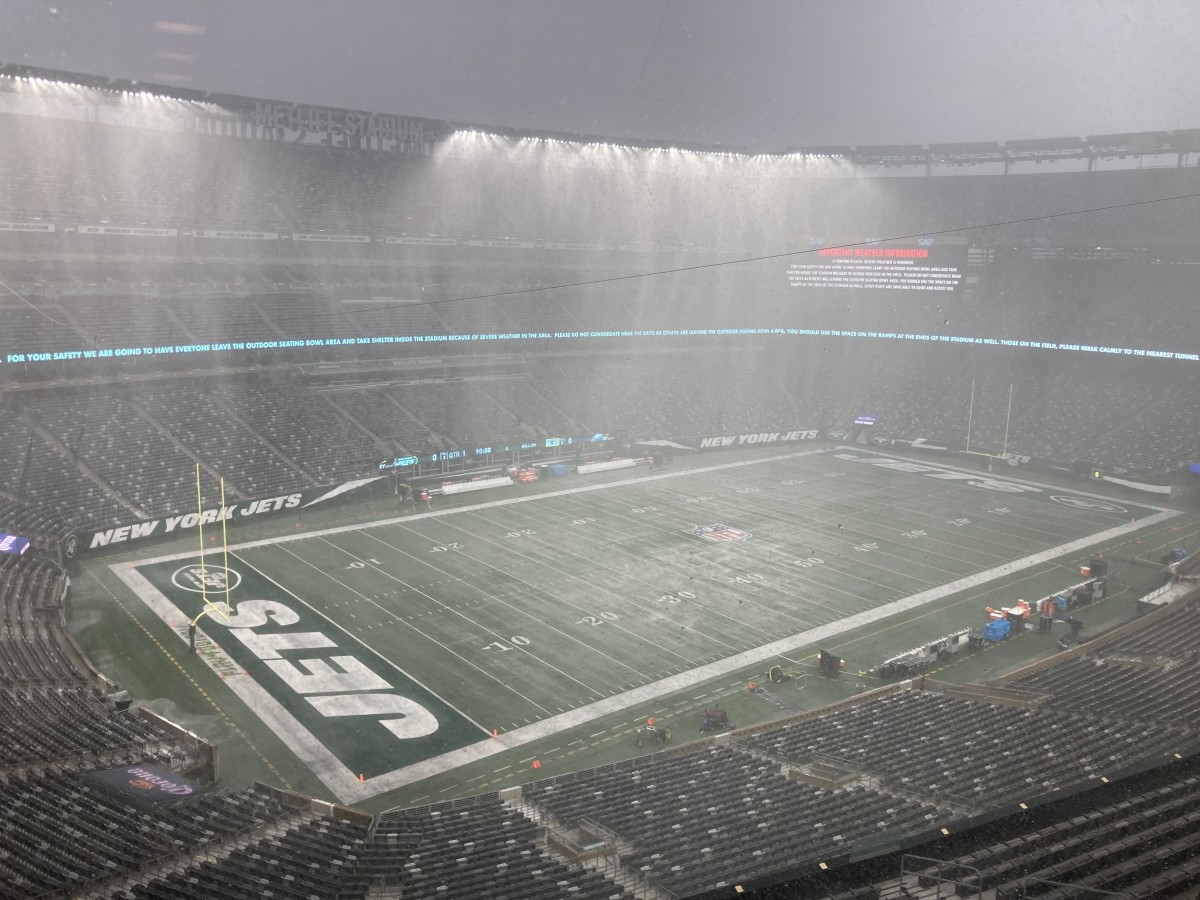 The Rain at MetLife Stadium Before Jets-Eagles Preseason Game Was Incredible