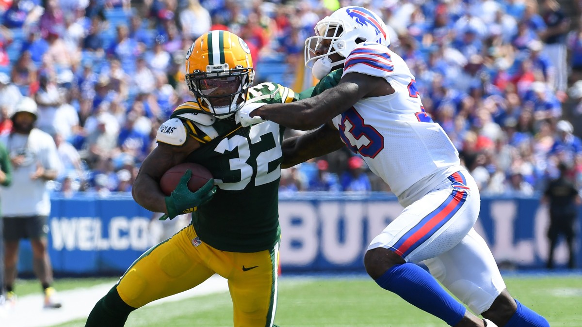 Green Bay, WI, USA. 30th Sep, 2018. Buffalo Bills quarterback Josh Allen  #17 drops back to pass during the NFL Football game between the Buffalo  Bills and the Green Bay Packers at