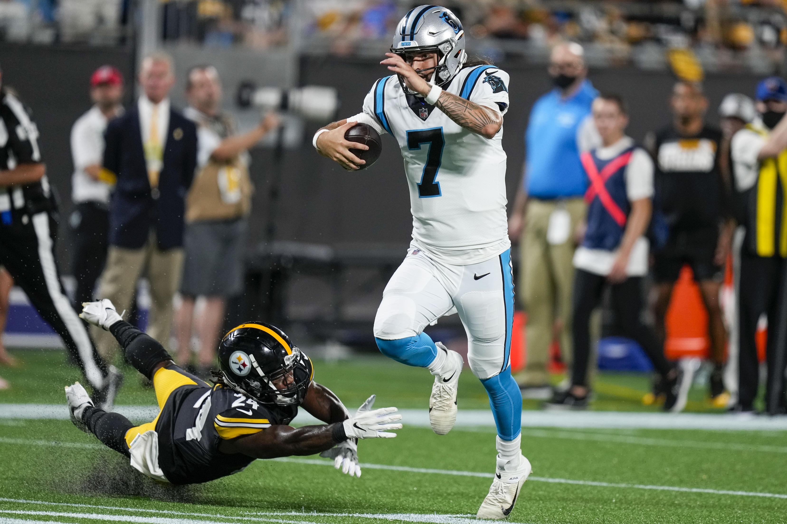 Carolina Panthers make former XFL star PJ Walker backup to QB Sam Darnold,  release 2019 third-round pick Will Grier - ABC11 Raleigh-Durham