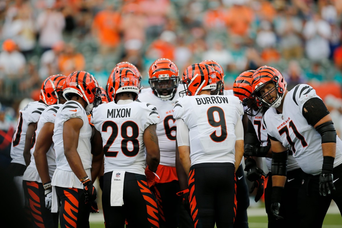 Bengals News: Joe Burrow praises offensive line in win vs Dolphins