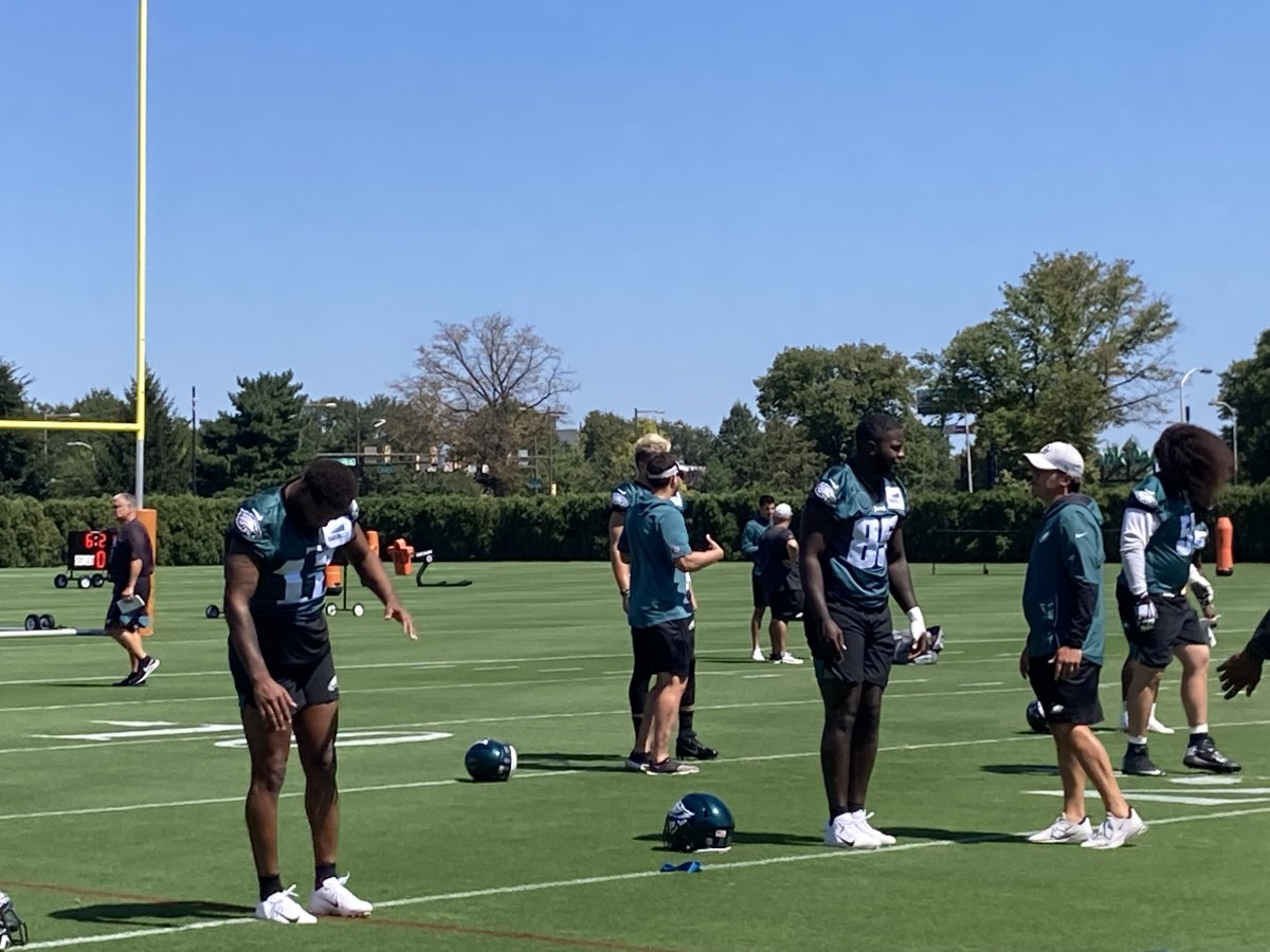 WR KeeSean Johnson (left) and tight end Nick Eubanks were added to the Eagles' practice squad on Sept. 2, 2021