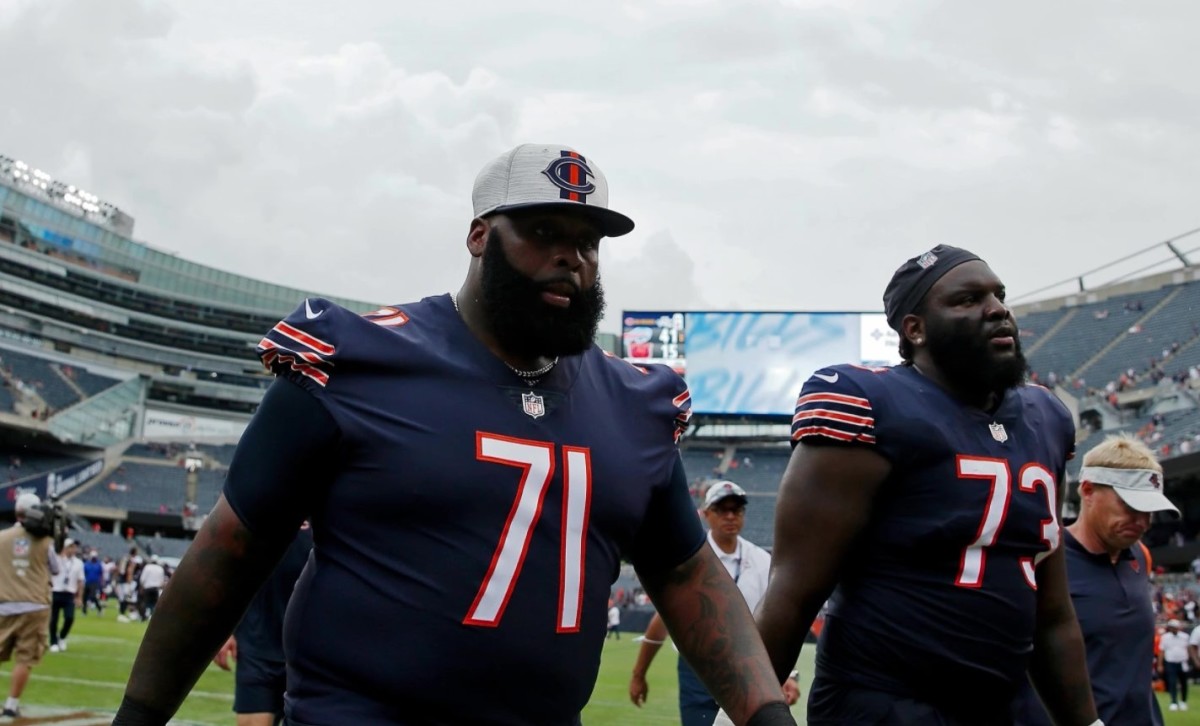 Chicago Bears Confident in Jason Peters' Conditioning - Sports Illustrated  Chicago Bears News, Analysis and More