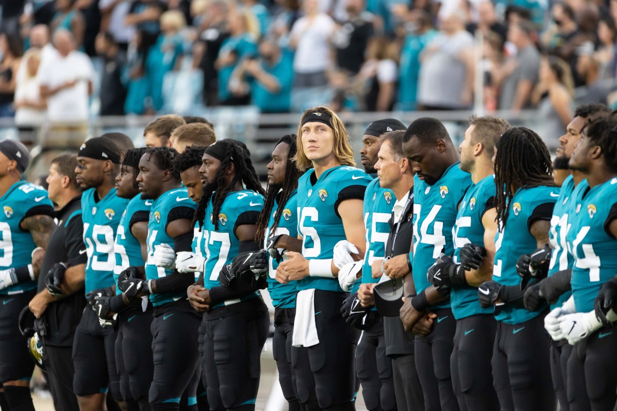 Jacksonville Jaguars - Poz showing off the Jaguars teal uniforms during a  game. Photo gallery: