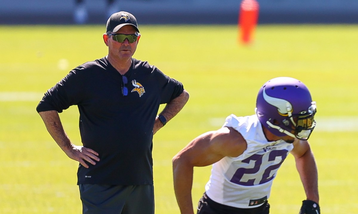 Mike Zimmer and his hampered Vikings defense put in a hectic