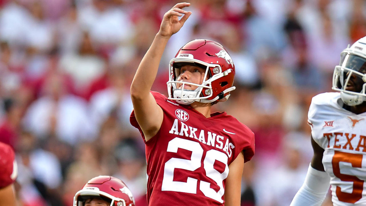 Arkansas Razorbacks Kicker Cam Little Linebacker Hayden Henry After Win Over Texas Sports 4857