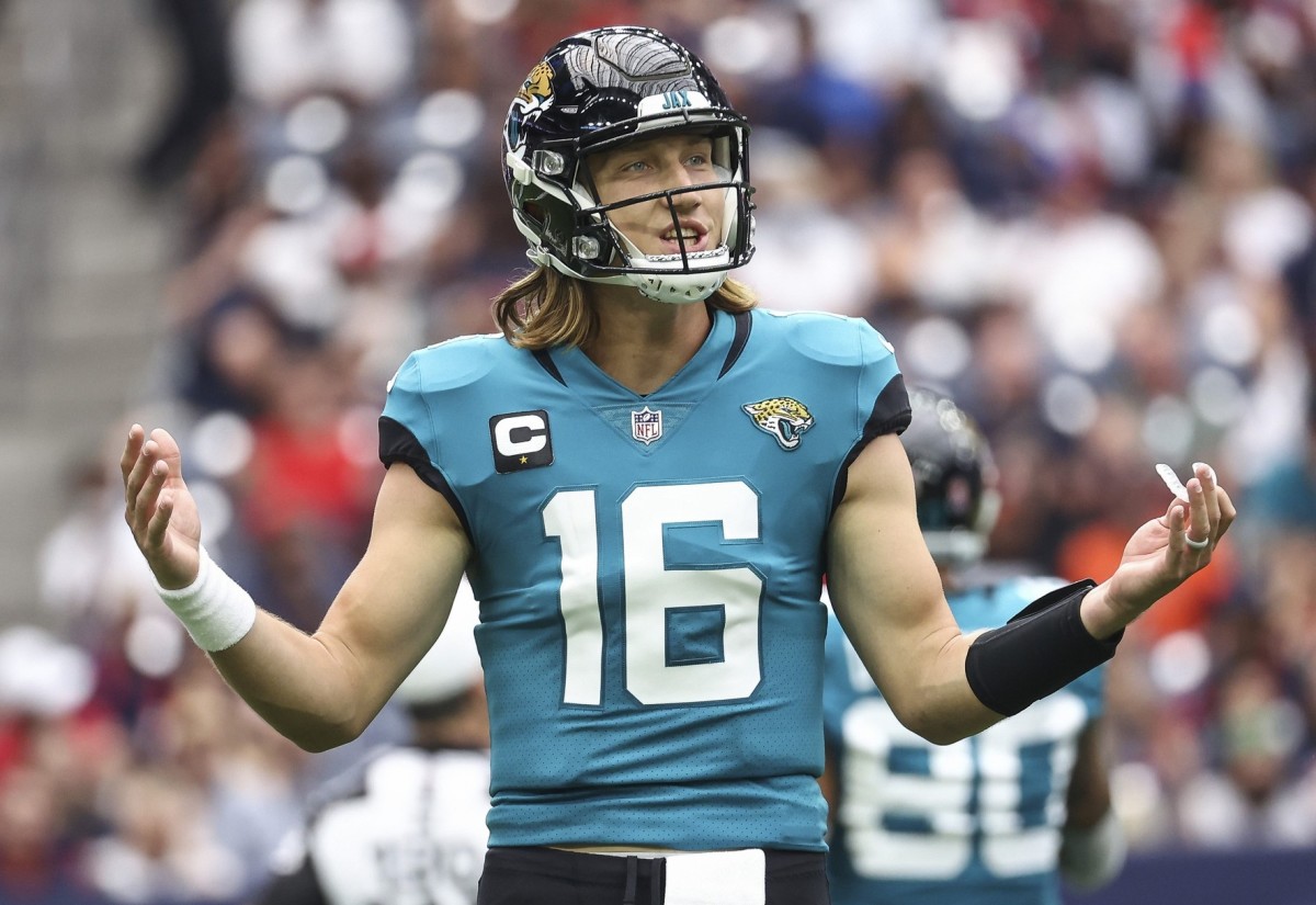 Texans rout Jaguars to spoil debuts of Urban Meyer, Trevor Lawrence