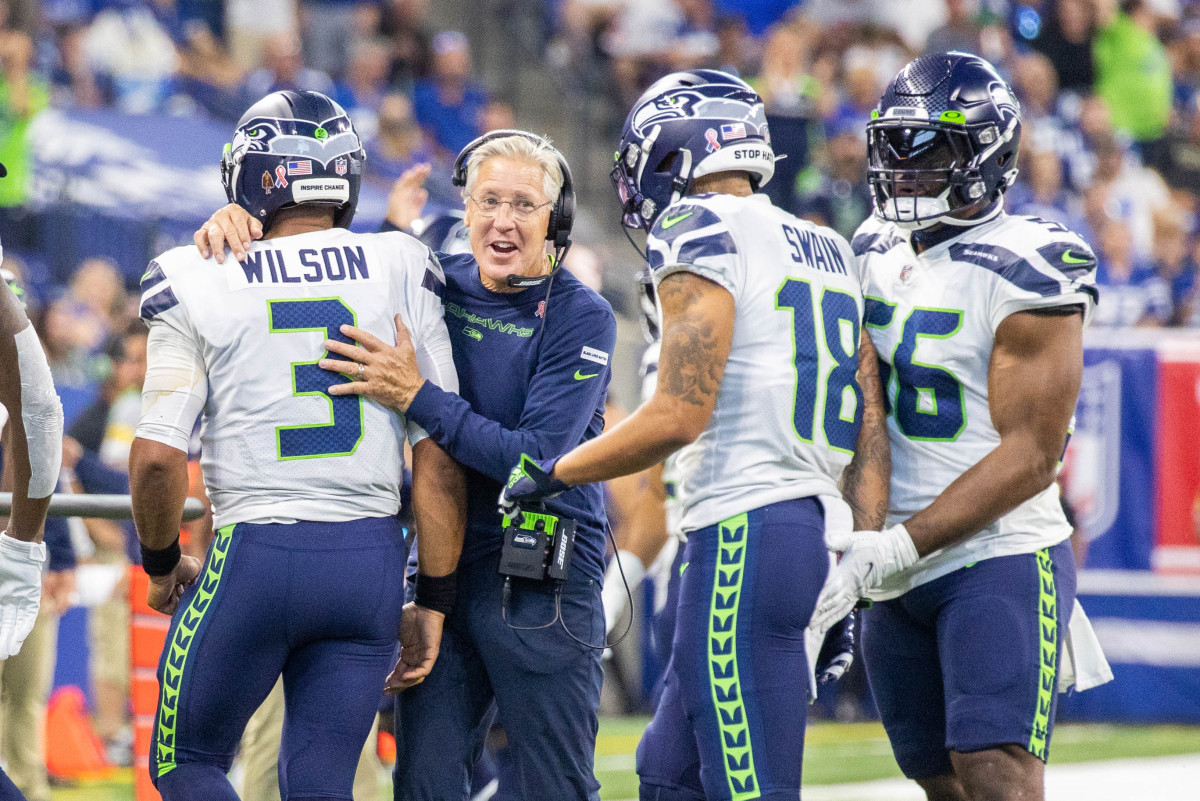 Seahawks' new offense dazzles while defense stifles Colts in 28-16 win