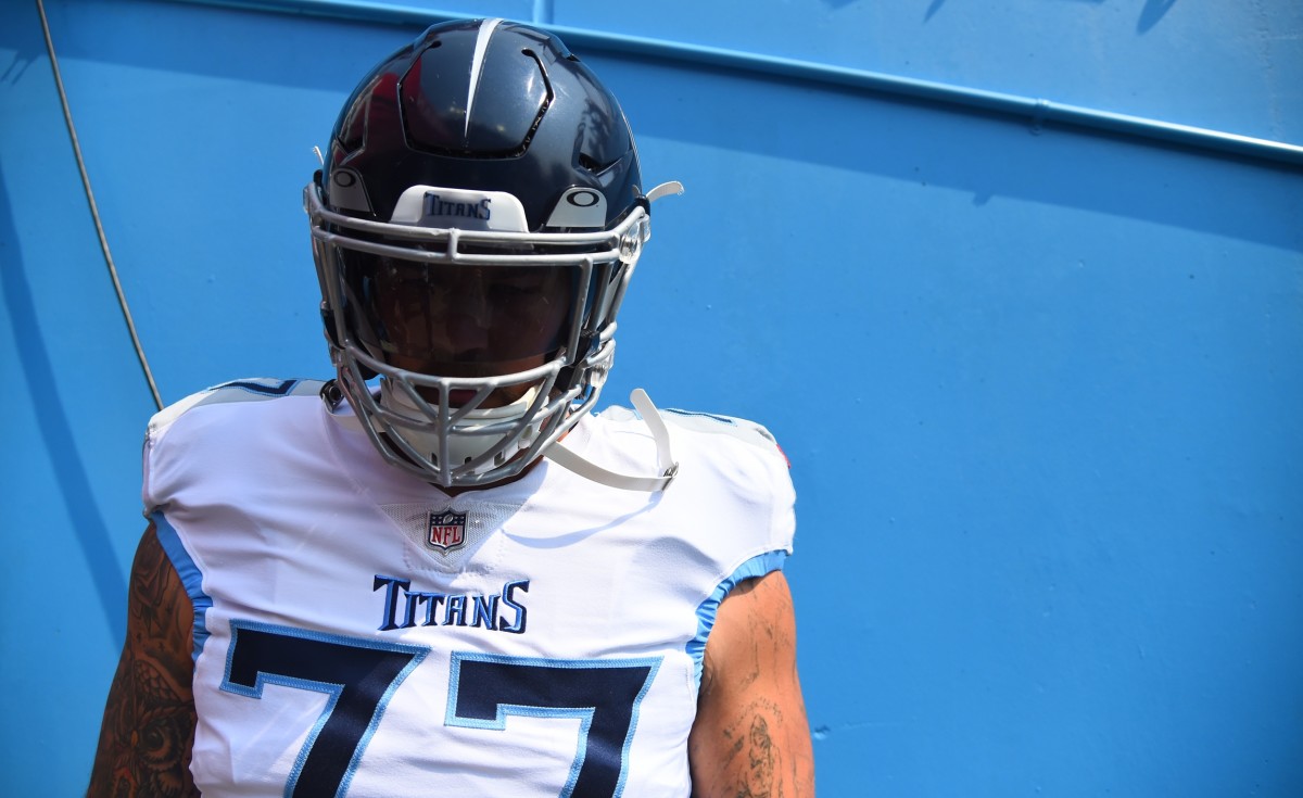 Taylor Lewan's belongings dumped on front porch after NFL release