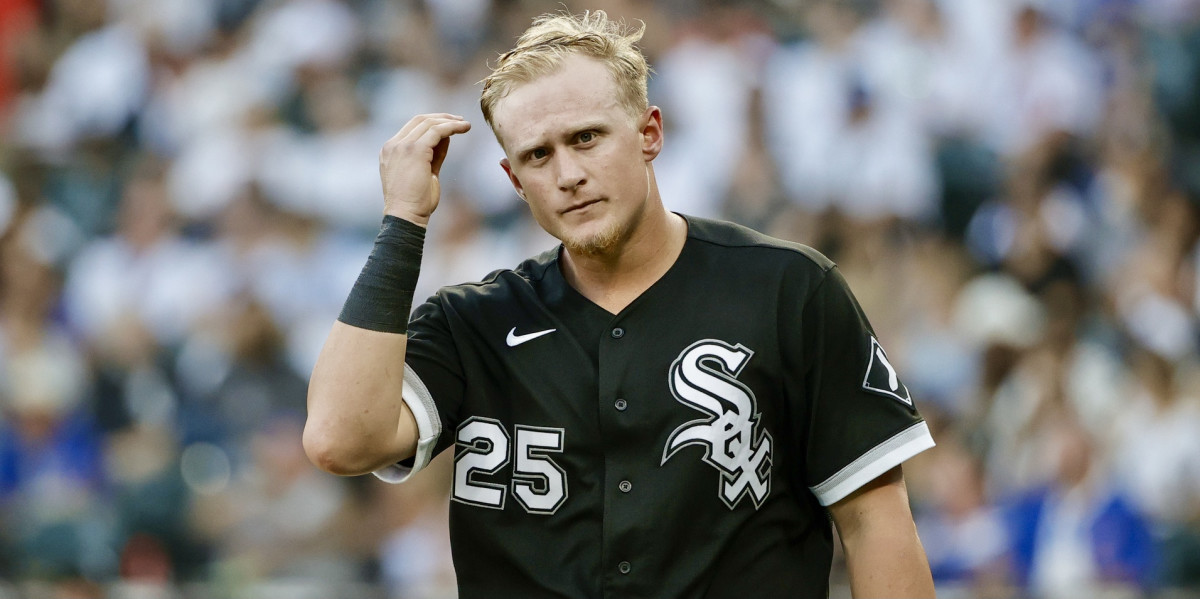 Top draft pick Andrew Vaughn drops in on Chicago White Sox