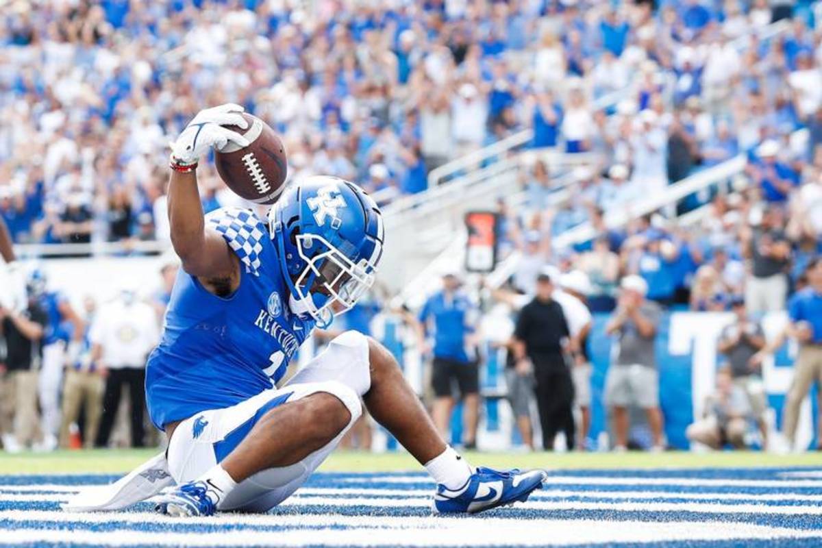 Kentucky Football: Wandale Robinson gets huge ratings bump: Check out his  senior season highlights - A Sea Of Blue