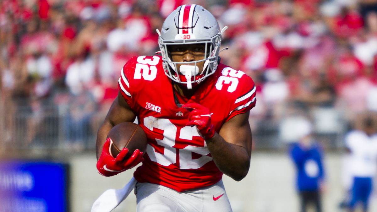 Ohio State football great Archie Griffin runs for a touchdown in