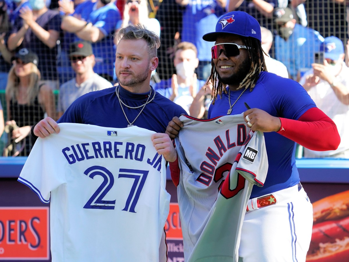 Blue Jays star Guerrero Jr. and former MVP Donaldson swap jerseys - Sports  Illustrated Toronto Blue Jays News, Analysis and More