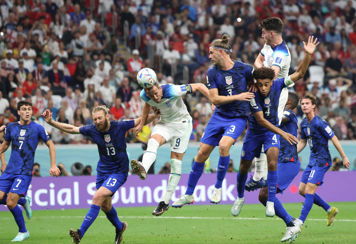 Estados Unidos saca empate con garra ante Inglaterra