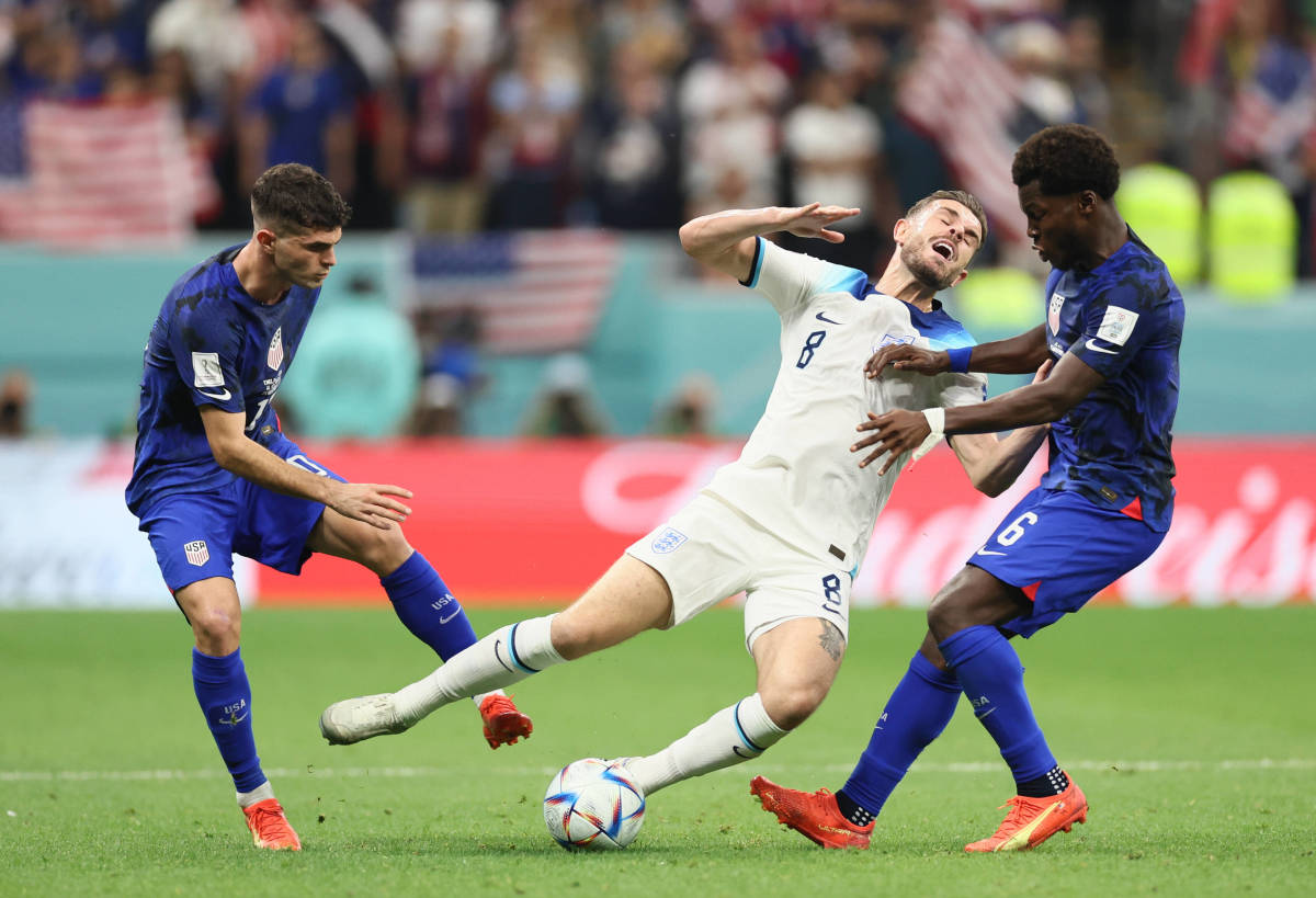 Estados Unidos saca empate con garra ante Inglaterra