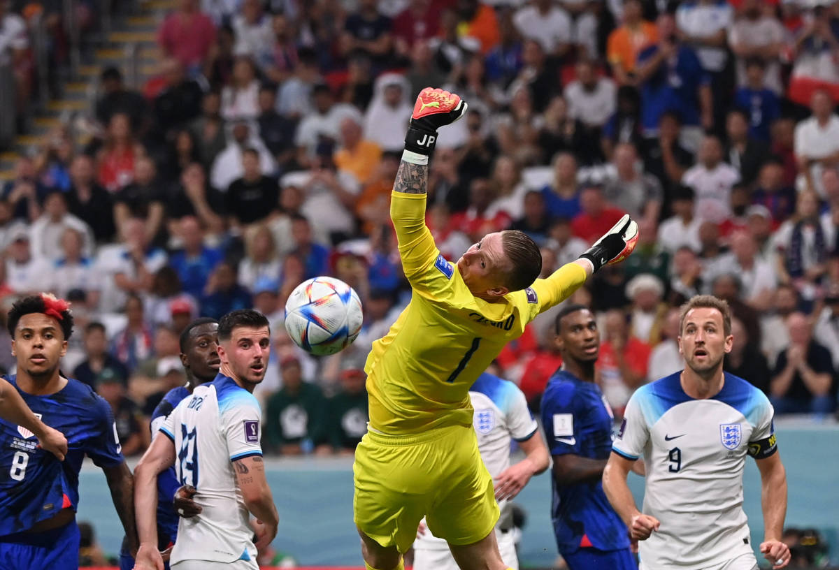 Estados Unidos saca empate con garra ante Inglaterra