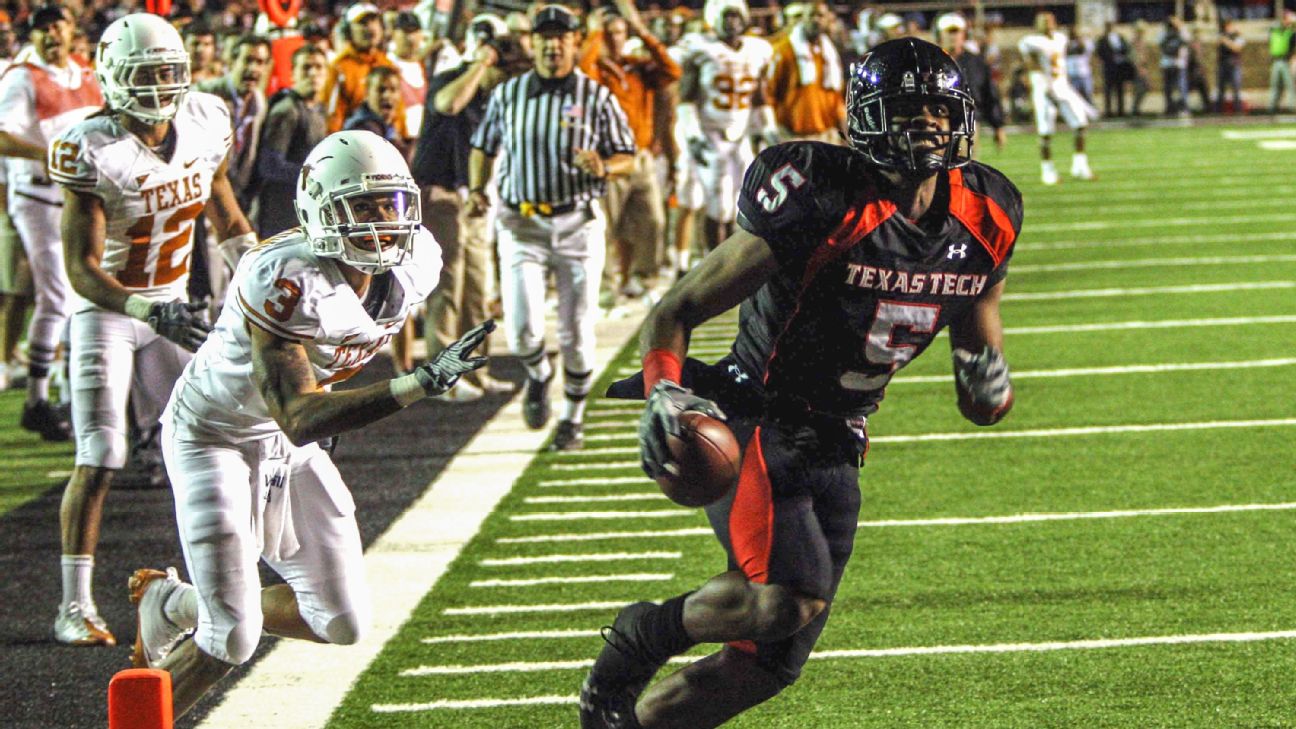 Former Red Raiders WR Michael Crabtree To Be Honored By HOF at Texas