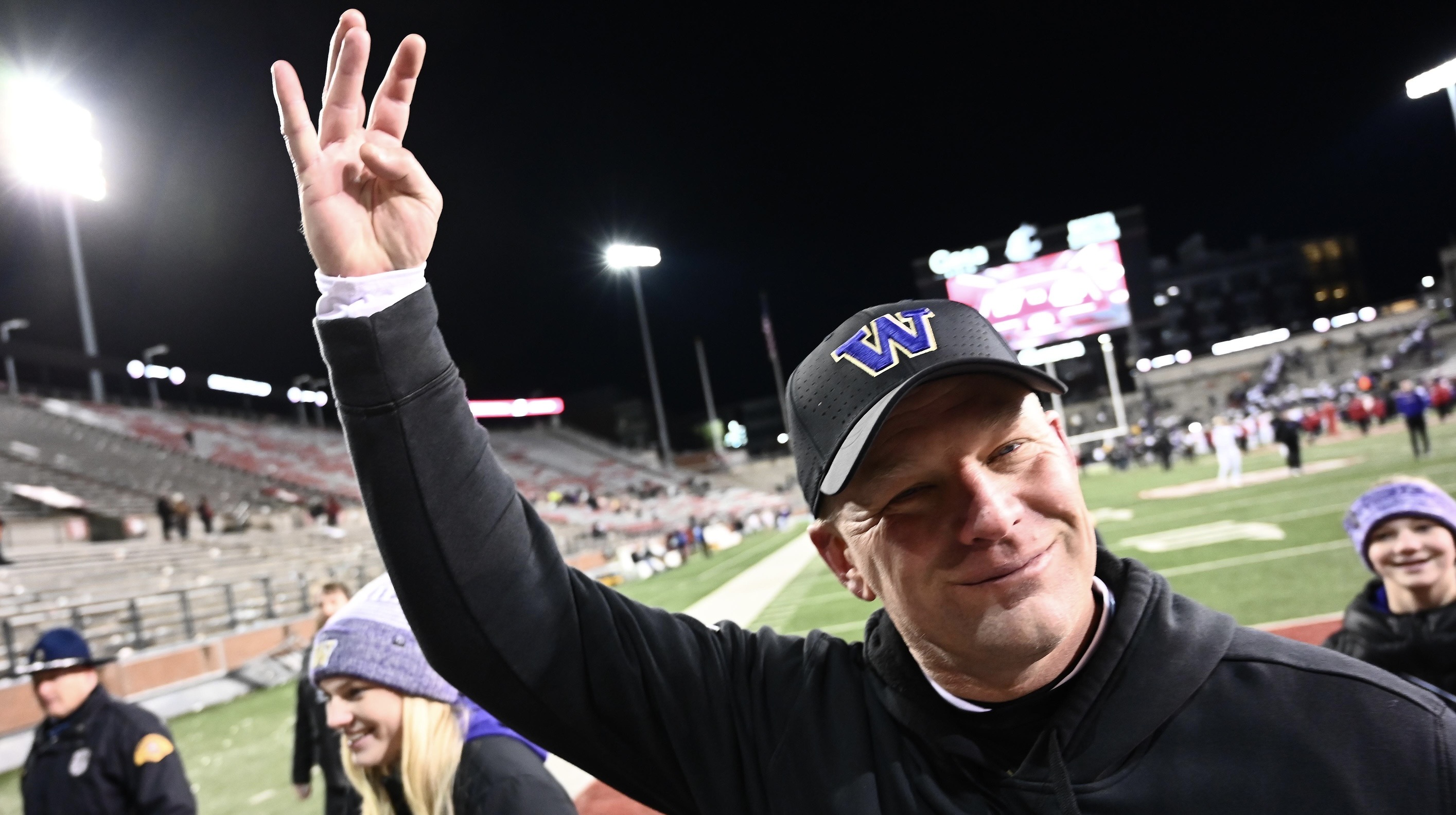 deboer-becomes-unforgettable-uw-coach-after-just-a-dozen-games-sports