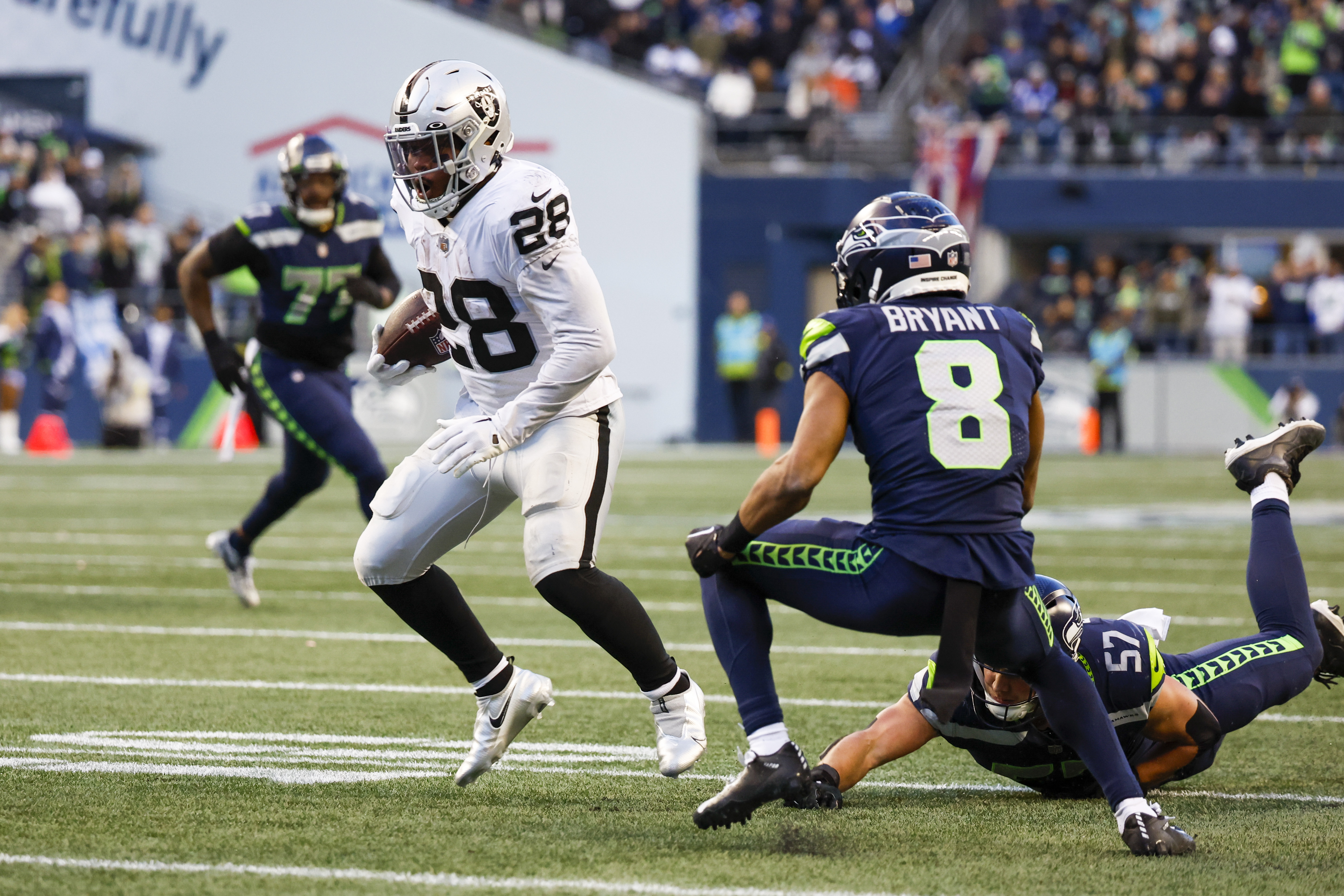 Seahawks Player Runs From Sideline to Field After Derek Carr Interception -  Sports Illustrated