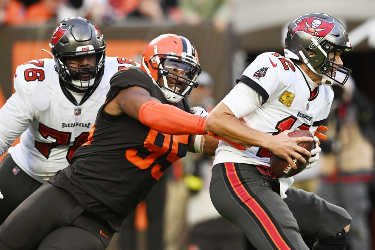 Cleveland Browns defensive end Myles Garrett vs. the Tampa Bay