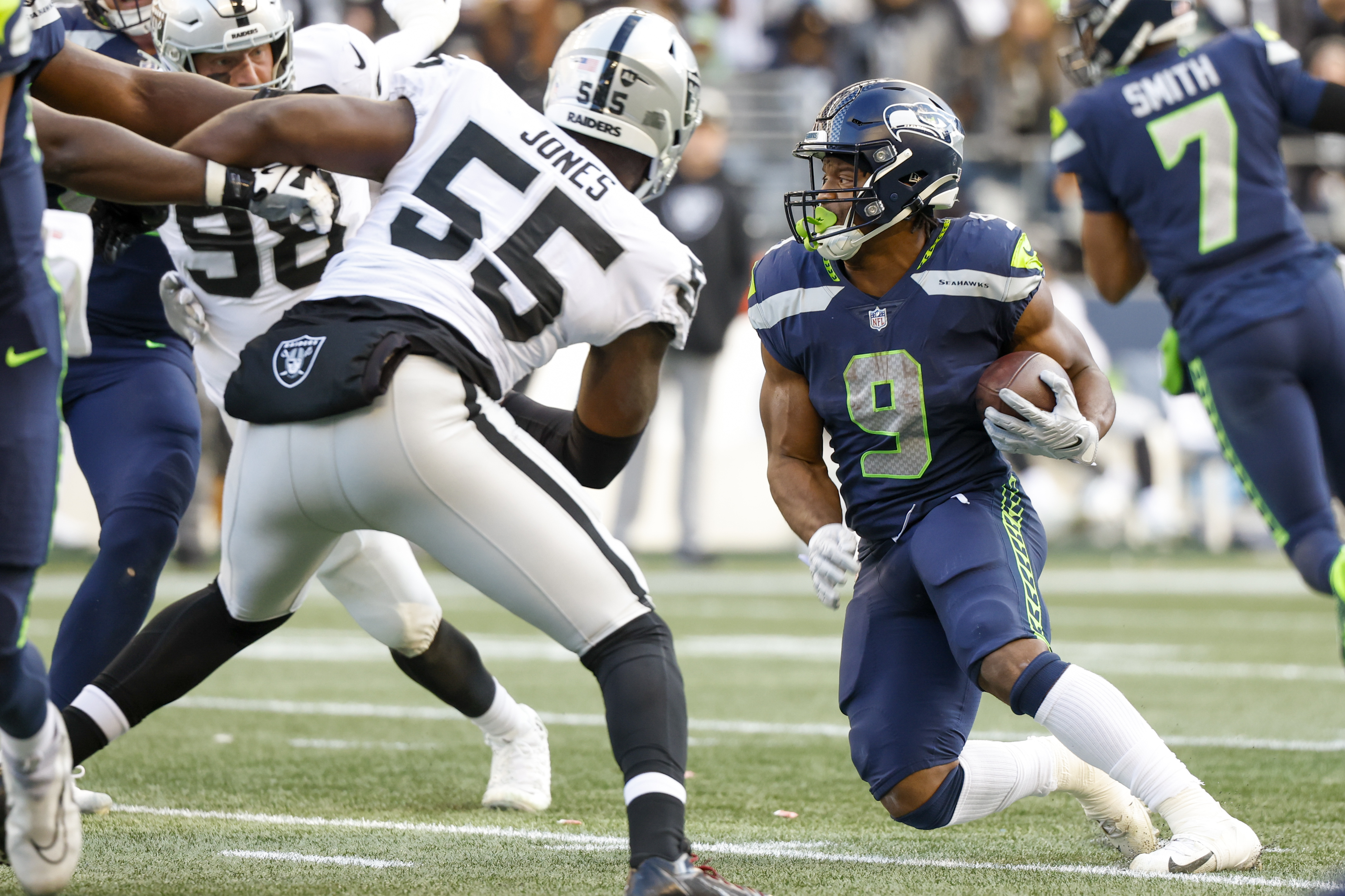 Seahawks defensive line 'inconsistent' against the rush after dominant 2021