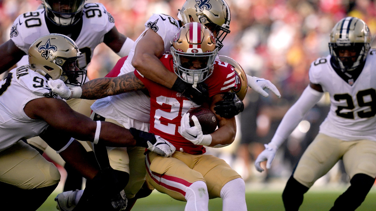 49ers' Elijah Mitchell will miss rest of regular season; Pro Bowl CB added