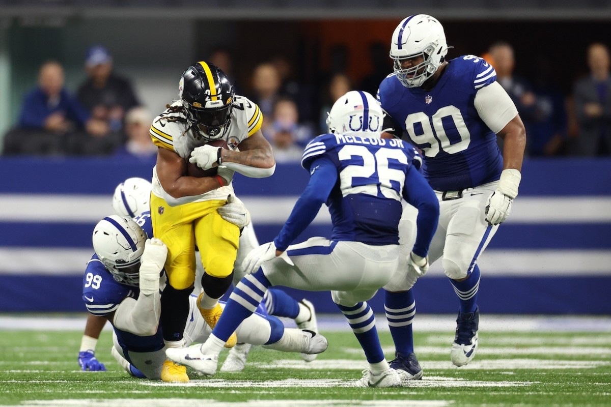 Latrobe, PA, USA. 28th July, 2022. July 28th, 2022: Benny Snell #24 during  the Pittsburgh Steelers Training Camp in Latrobe, PA. Mike J. Allen/BMR  (Credit Image: © Mike J. Allen/BMR via ZUMA