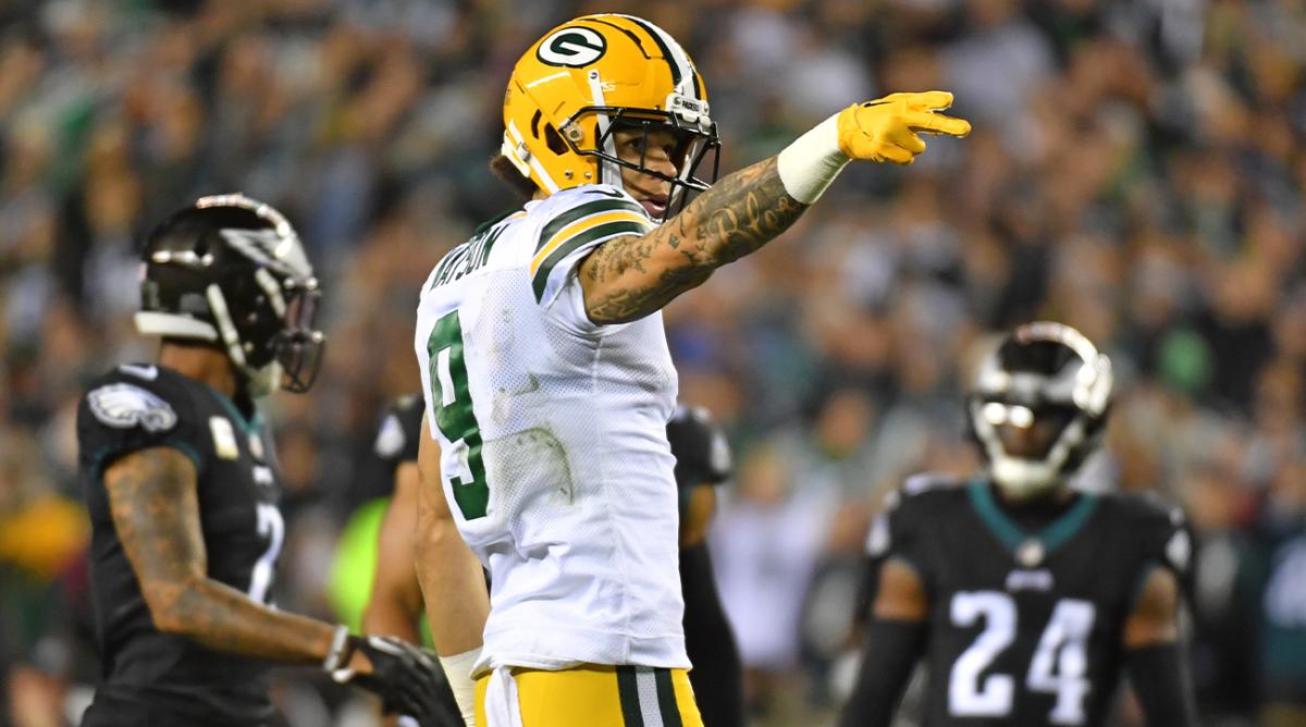 Packers Dominate Titans, Set Up High-Stakes Game With Bears